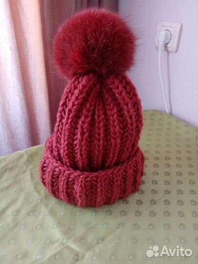 Шапка вязаная с помпоном