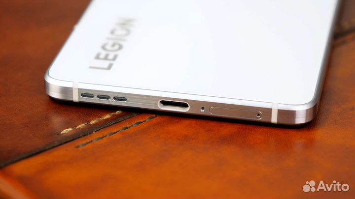 Lenovo Legion y70