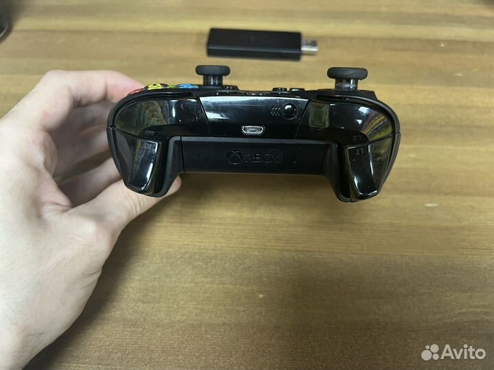 Геймпад Xbox One S