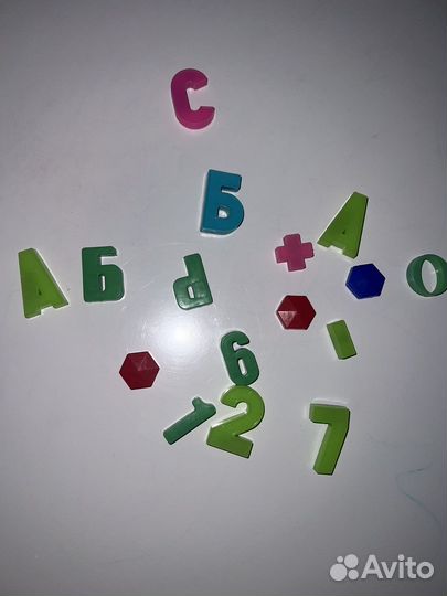 Магнитные буквы и цифры