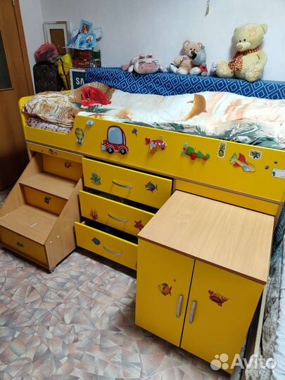 Детская кровать комод