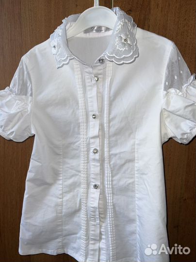 Блузки белые