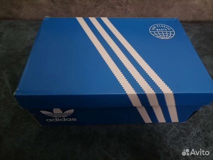 Кроссовки Adidas