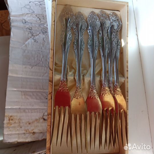 Столовые приборы