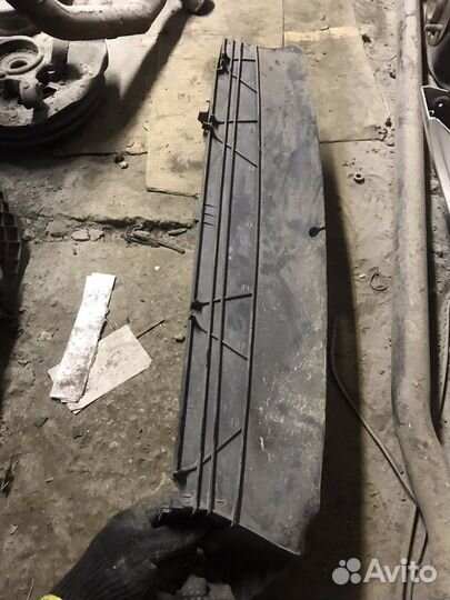 Пыльник дефлектор защита радиатора octavia A7