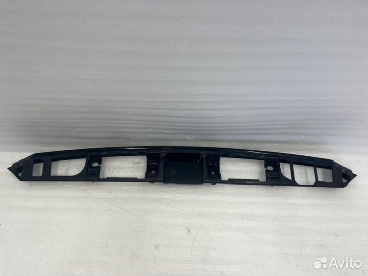 Молдинг багажника Toyota Camry V70/V75 2017-2023