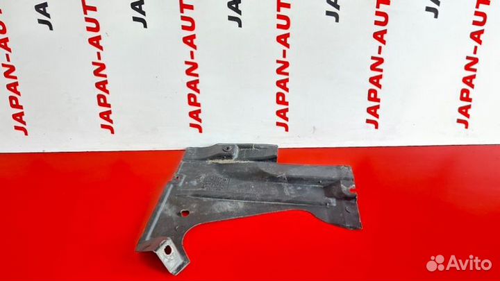 Защита днища кузова задняя левая Audi A6 C6 AUK