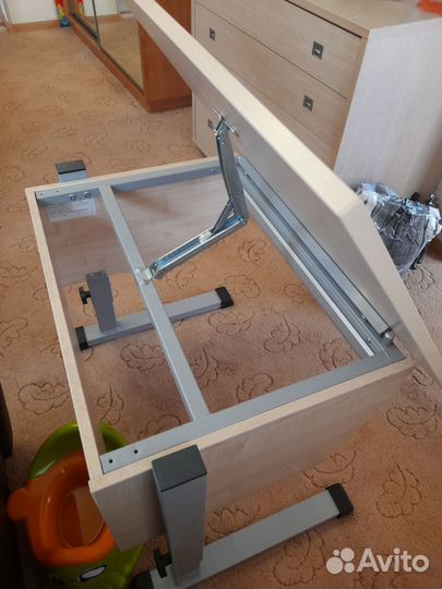 Школьная парта бу.хорошем состояние