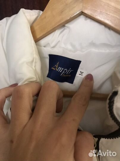 Пуховик белый