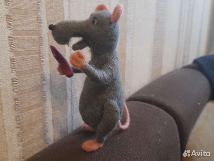 Валеная игрушка,крыс