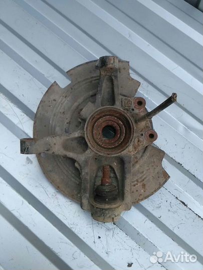 Поворотный кулак задний левый Mercedes ML 163