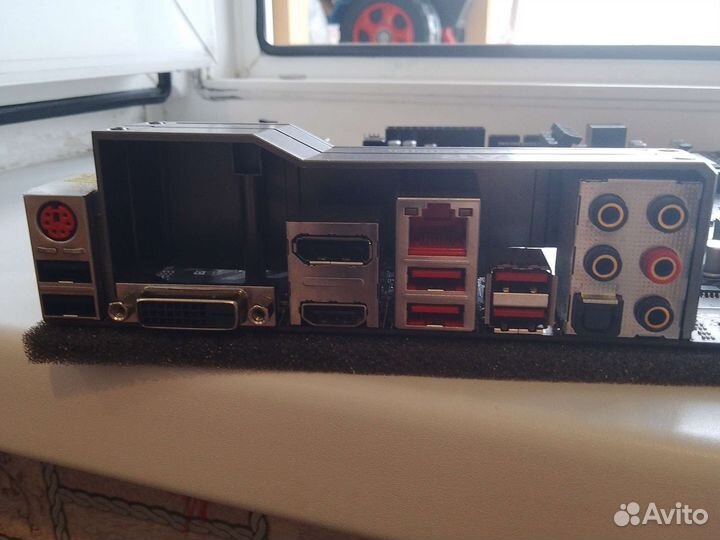 Материнская плата