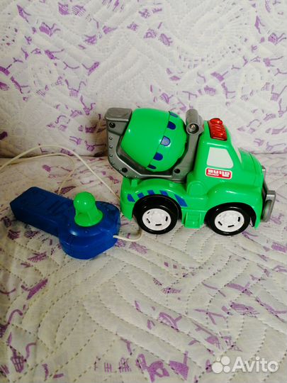 Машинка на пульте управления