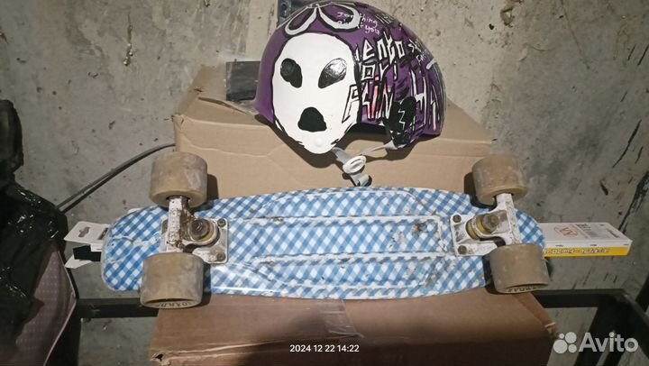 Коньки фигурные, 34-35рр, скейтборд и шлем