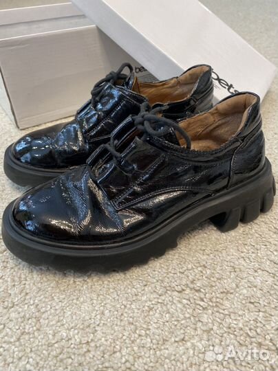 Туфли для девочки (размер 32, 35)