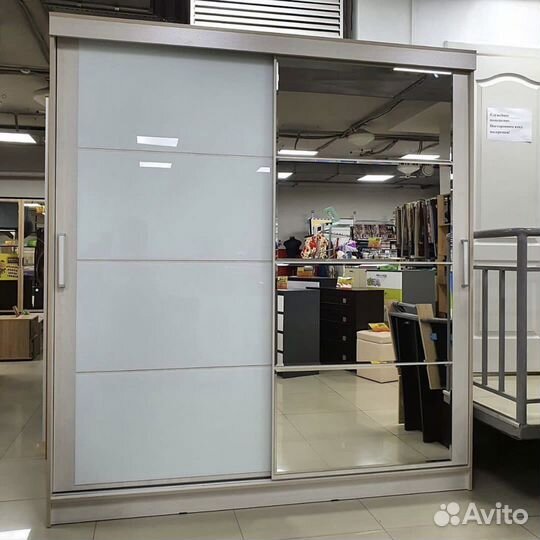 Шкаф купе комбинированный с зеркалом