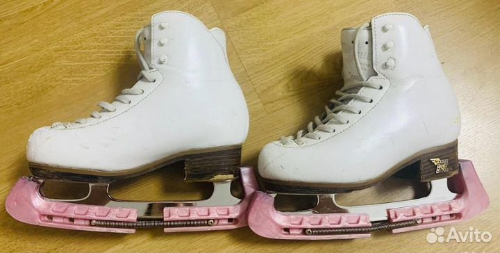 Фигурные коньки risport