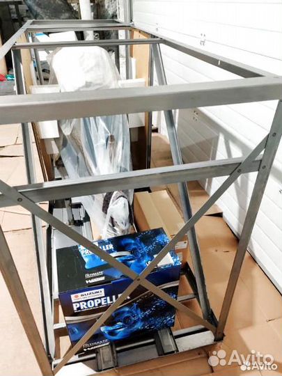 Мотор лодочный Suzuki DF200APX черный