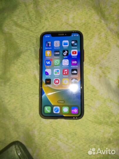 Телефон iPhone 10