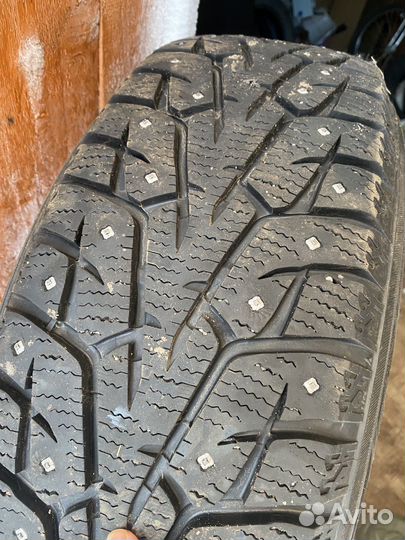 Yokohama Ice Guard Stud IG55 215/60 R16