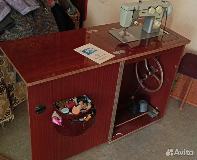 Швейная машина Подольск 142