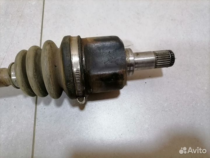 Привод передний левый Mitsubishi Lancer (CK) 1997