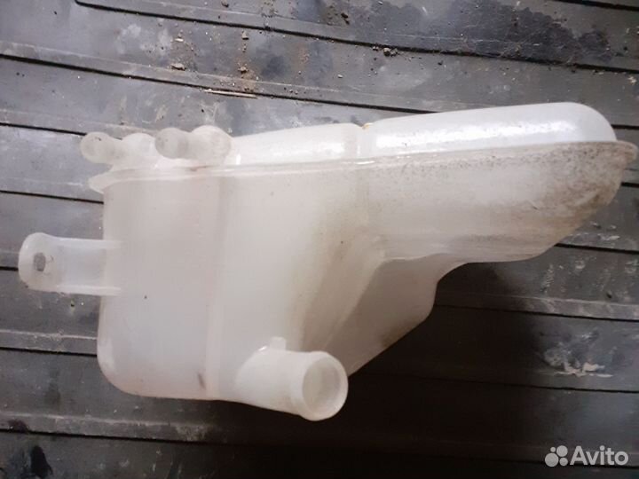 Расширительный бачек форд фокус1