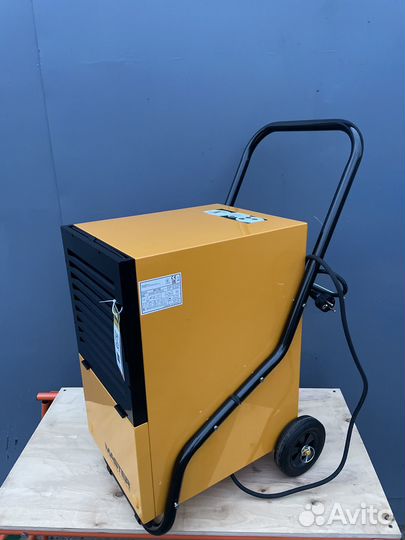 Промышленный осушитель воздуха master в аренду