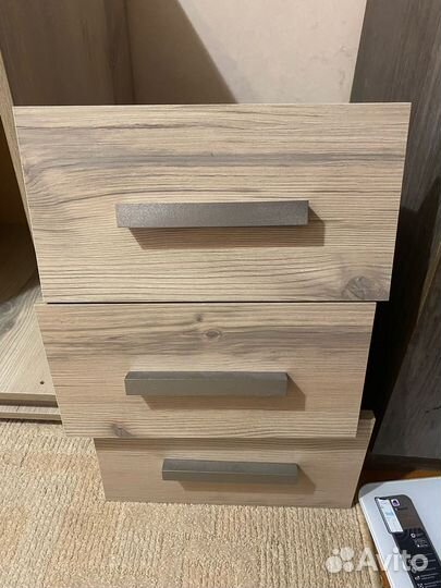 Стол письменный с выдвижными ящиками