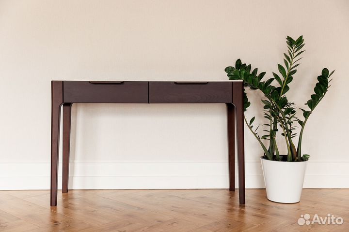 Консоль с ящиками