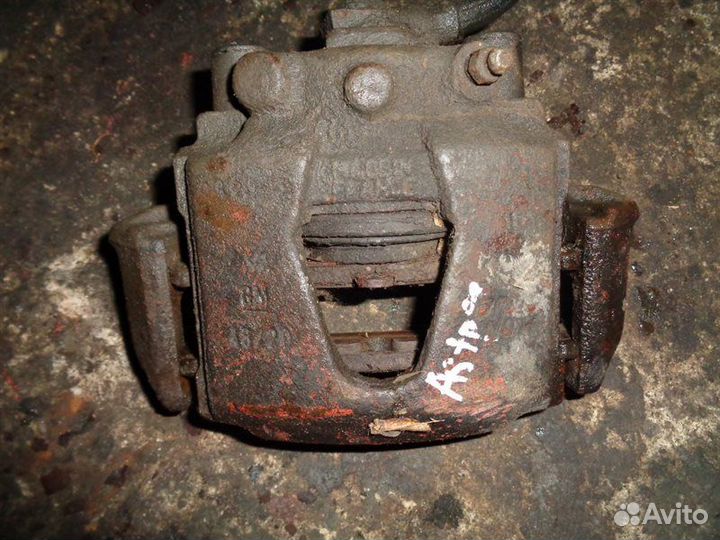 Суппорт передний левый Opel Astra F хэтчбек 3 дв