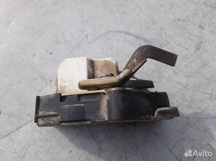 Замок задней правой двери Mercedes w124