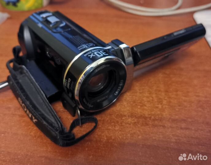Камера Sony HDR-PJ200E