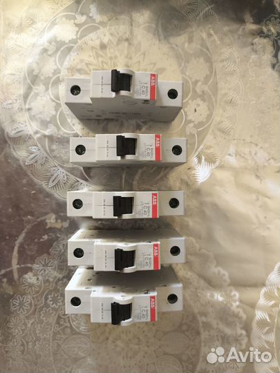 Автоматический выключатель ABB 1P SH201L C40 4.5кА