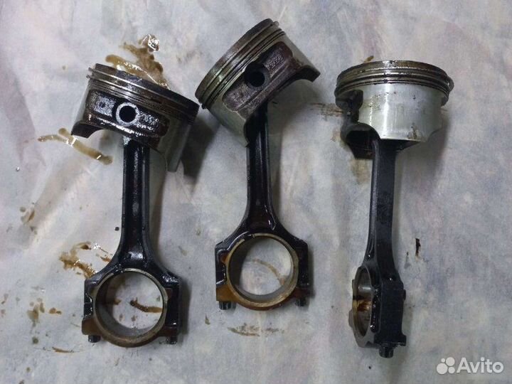 Поршень и шатун Ford Focus 2 (100л.с)