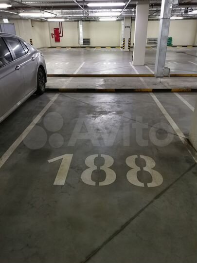 Машиноместо, 18 м²