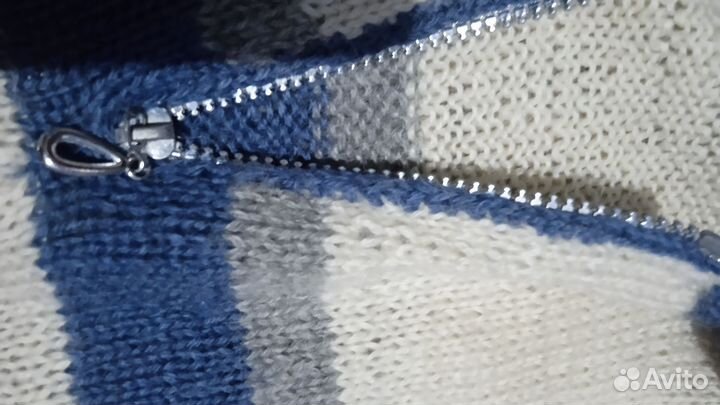 Свитер женский