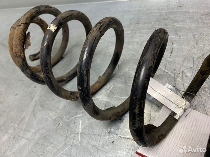 Пружина задняя Volkswagen Golf V 2003-2009 хетчбэк