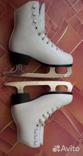 Коньки Graf Davos Gold размер 32