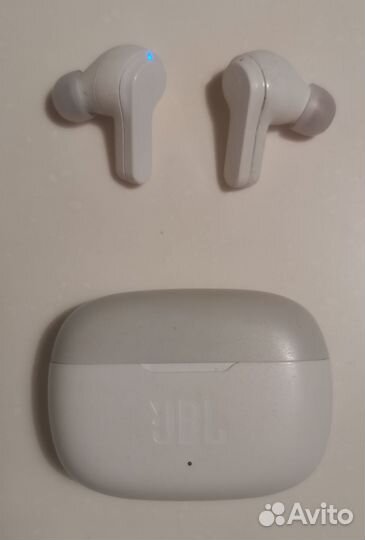 Беспроводные наушники JBL Wave 200TWS