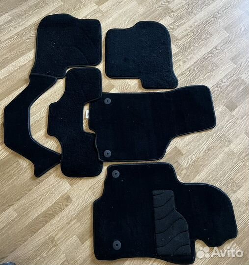 Автомобильные коврики ворсовые