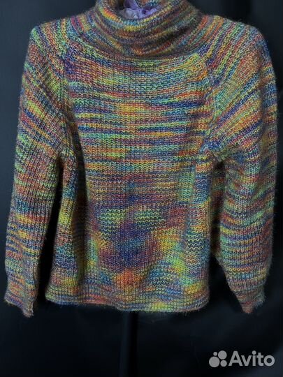 Свитер женский
