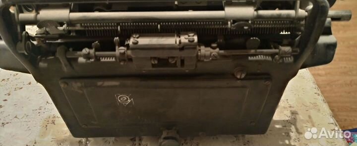 Старинные печатные машинки DM и L.C. Smith & Bros