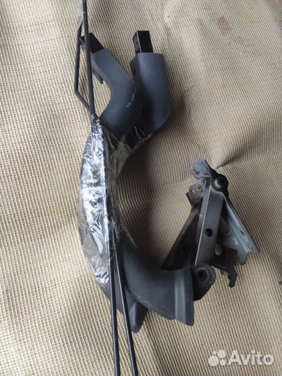 Петли багажника с креплением и торсионами