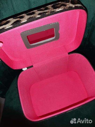 Косметичка чемодан новая с биркой