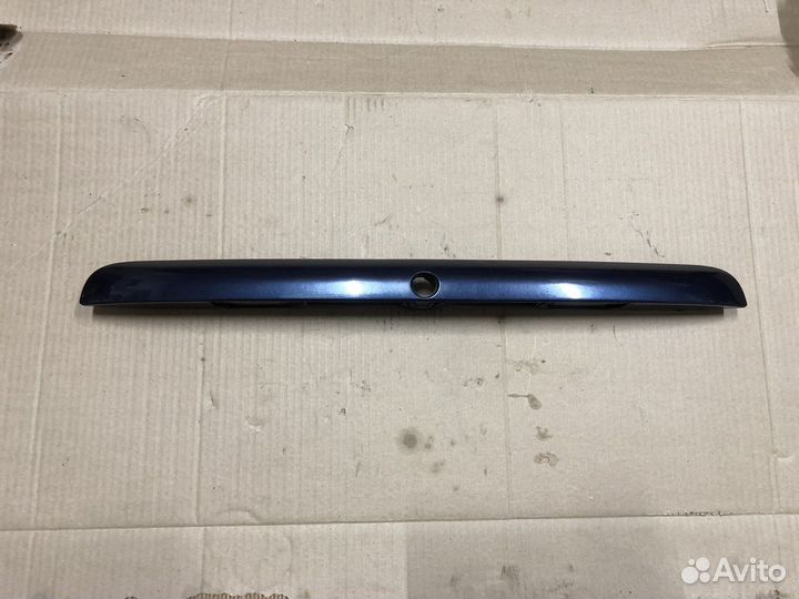 VW Passat B5 Накладка крышки багажника