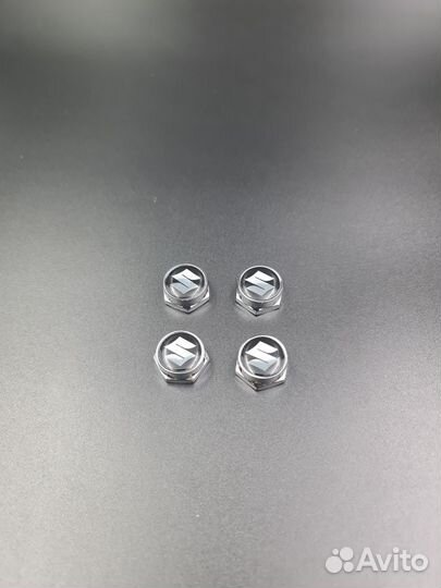 Болты крепеж номерного знака Suzuki