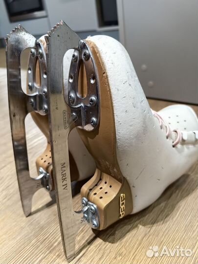 Фигурные коньки edea 195