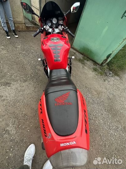 Honda vtr1000f