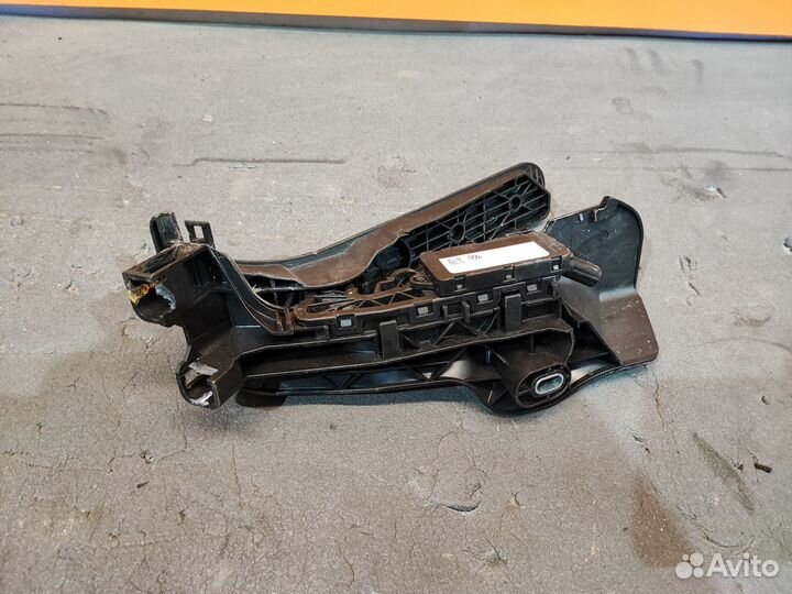 Педаль газа Volkswagen Tiguan 5N1